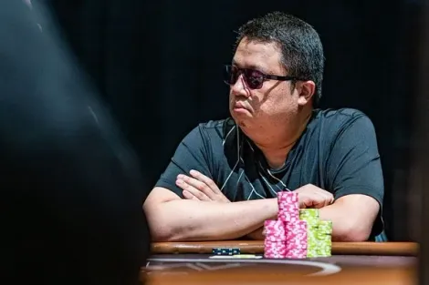 Em sequência surreal, Bin Weng lidera duas mesas finais do WPT