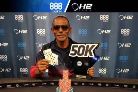 Manoel Rodrigues é campeão do Last Chance do 888poker Fest