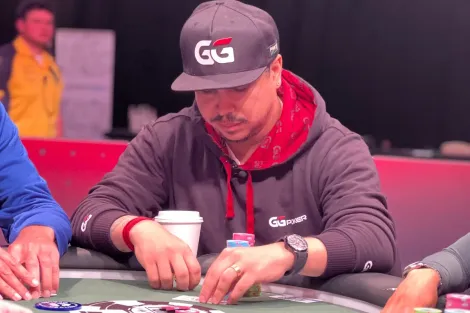 Felipe Mojave acerta hero call insano em mesa final na WSOP