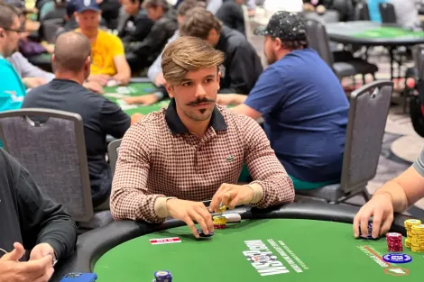 Yuri Martins é eliminado na reta final do Omaha Hi-Lo Championship da WSOP