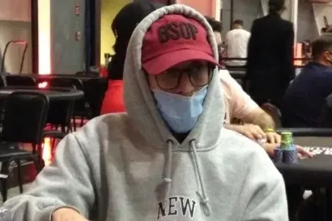 Daniel Meniquetti vai ao pódio do Mini Bounty Builder HR do PokerStars