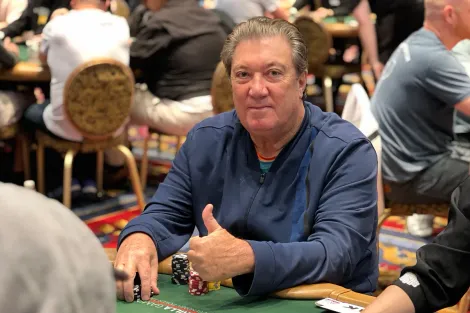 Fernando Brito e Milton Kamei estão no Dia 2 do Super Seniors da WSOP