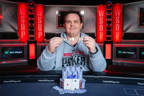 Robert Schulz leva primeiro bracelete da carreira com título no Evento #59 da WSOP