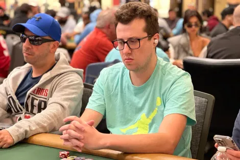 Gabriel Schroeder e José Carlos Brito estão na mesa final do Evento #68 da WSOP