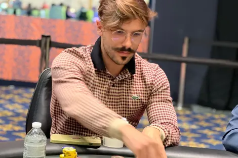 Yuri Martins cai na sexta colocação do Evento #69 da WSOP