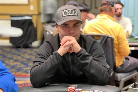 Gustavo Mastelotto lidera brasileiros no Dia 2ABC do Main Event da WSOP