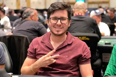 Dennys Ramos flopa um monstro e folda no Main Event da WSOP