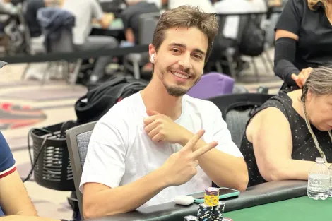 Felipe Ketzer e mais dois brasileiros avançam ao Dia 3 do WPT Everyone for One Drop