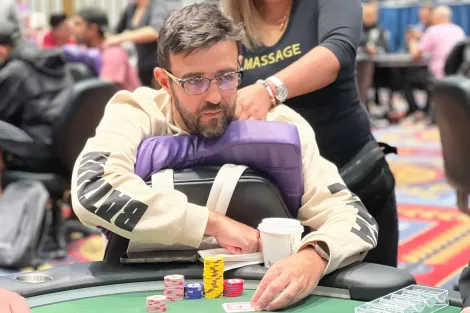 André Akkari puxa a fila no Dia 1 do Evento #91 da WSOP