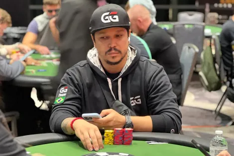 Felipe Mojave vai ao Dia 2 do Evento #93 da WSOP