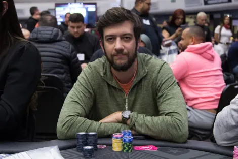 Philipe Pizzari passa chip leader ao Dia 2 do High Roller do BSOP Winter Millions