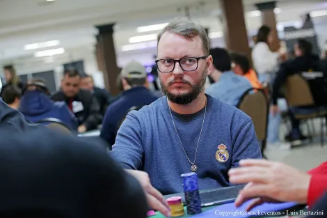 Regis Kogler perde com straight flush em cooler surreal no GGPoker