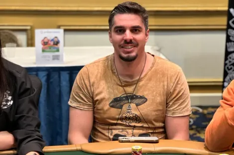 Renan Meneguetti sobe ao pódio do Bounty Builder High Roller do PokerStars