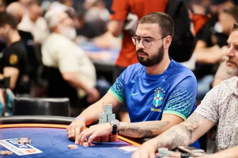 Lucas Rocha puxa fila de brasileiros classificados ao Dia 3 do Estrellas Main Event