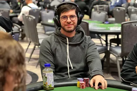 Thiago Crema avança chip leader ao Dia Final do Evento #14 da WSOP Online