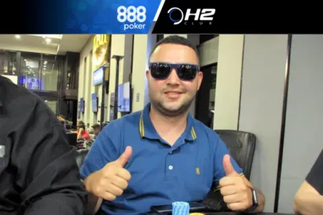 Ruan Lopes lidera rodada dupla do Meia Milha H2 do 888poker Fest