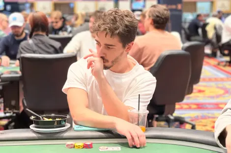 Com A-high, Felipe Ketzer acerta hero call absurdo na WSOP Online