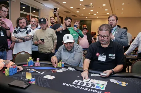 Top pair no flop e pote de 90 blinds: bolha do Main Event do BSOP Foz é estourada