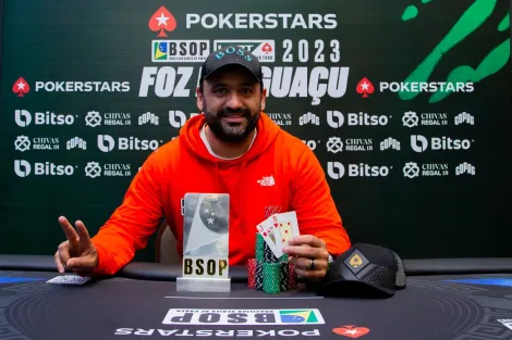 Aprigio Brito é campeão do Win The Button Turbo KO do BSOP Foz