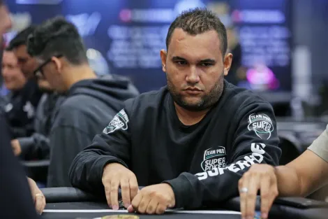 Straight flush em cooler rende potão para Alex Victor no BSOP Millions