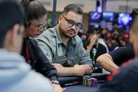 Você pagaria? Kim de Sousa tem spot cruel com top pair no BSOP Millions