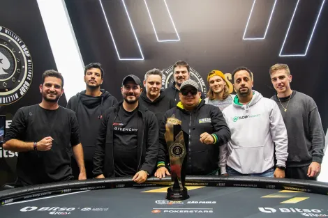 Everton Lúcio lidera mesa final do Main Event do BSOP Millions