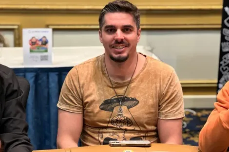 Renan Meneguetti puxa a fila brasileira no Dia 1C do ME da WSOP Paradise