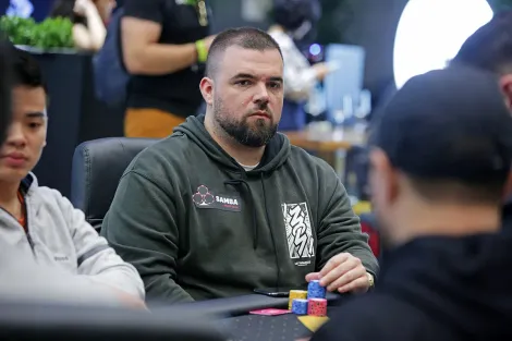 Pedro Padilha se mantém entre os dez melhores do poker online