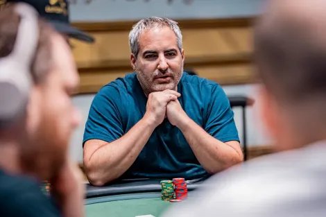 Precisava? Matt Glantz vai all in drawing dead em potão na WSOP Paradise