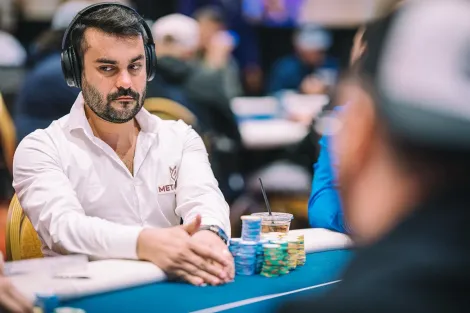 Mateus "Zinhão" lidera trio brasileiro no Dia 3 do WPT World Championship