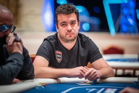 Board absurdo gera potão com JJ para Chris Moorman no WPT WC