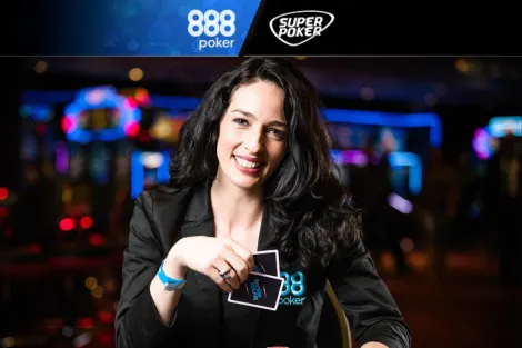 Após oito anos, Kara Scott deixa time de embaixadores do 888poker