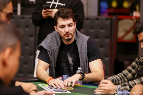 Carlos Ribeiro forra com medalha de prata no Thursday Throwdown HR do GGPoker