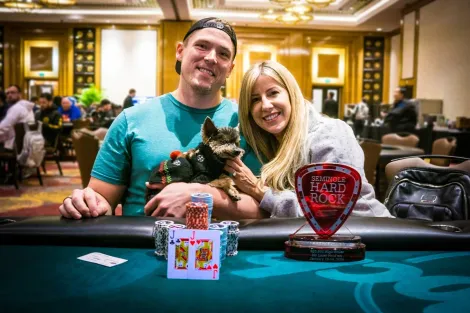 Alex Foxen "copia" esposa e crava US$ 25K High Roller do LHPO