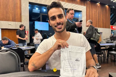 Rodrigo Broilo puxa a fila no Dia 1D do Main Event do Campeonato Mineiro de Poker