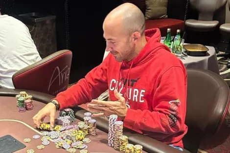 Jason Mercier mostra stack incrível e quer mais poker em 2024