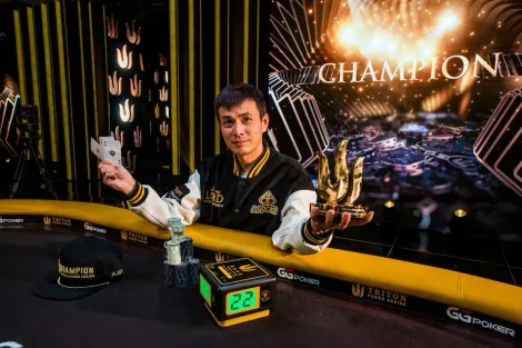 Quan Zhou vence HU em uma mão e crava Evento #12 da Triton Jeju