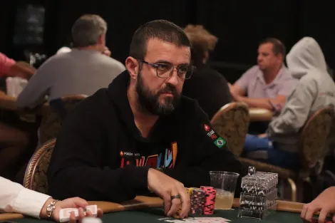 André Akkari passa ao Dia Final do Evento #52 da WSOP