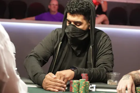 David Williams leva pote da "forma mais suja" em river cruel no PPC da WSOP