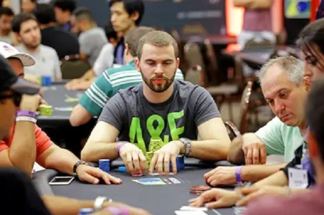 Renan Bruschi fatura o US$ 215 Monday 6-Max e Bruno Volkmann vence o Bounty Builder US$ 215