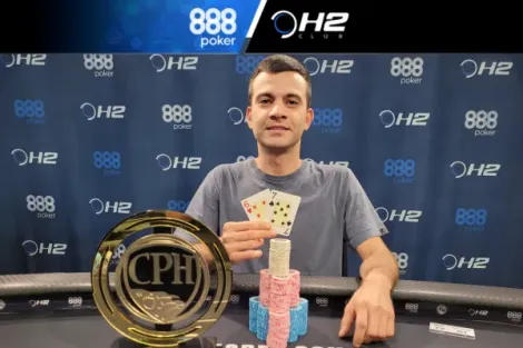 Vinícius dos Reis é campeão do Main Event Light 200K do CPH