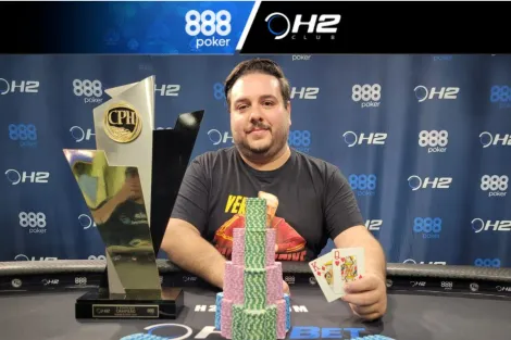 Rafael D'Auria domina mesa final e é campeão do Main Event do CPH