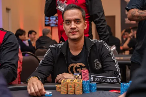 André Borges passa chip leader ao Dia Final do High Roller do KSOP GGPoker Fortaleza