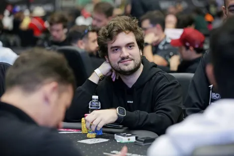 Gregory Fabião puxa fila de classificados no 2-Day High Roller do BSOP Natal