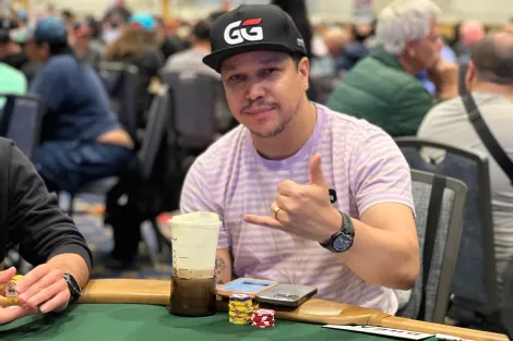 "Nunca vi nada igual": Felipe Mojave vence mão de forma bizarra na WSOP