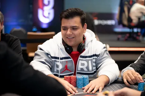 Vitor Penazzo é o chip leader do Main Event do KSOP GGPoker SP rumo ao Dia 3