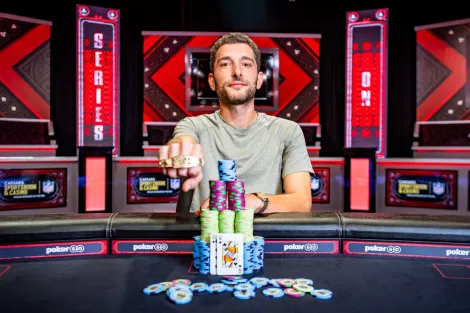 Daniel Sepiol reverte enorme desvantagem no HU e crava Evento #23 da WSOP