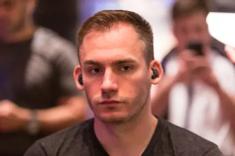 Justin Bonomo sofre cooler insano contra quadra em potão na WSOP