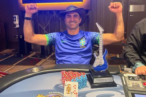 Rafael Lima domina mesa final e crava torneio no Hard Rock Hollywood