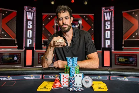 Nick Schulman é campeão do Evento #26 da WSOP e leva quinto bracelete